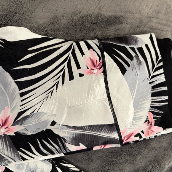 Tropical Floral Leggings - Picture 3 of 5